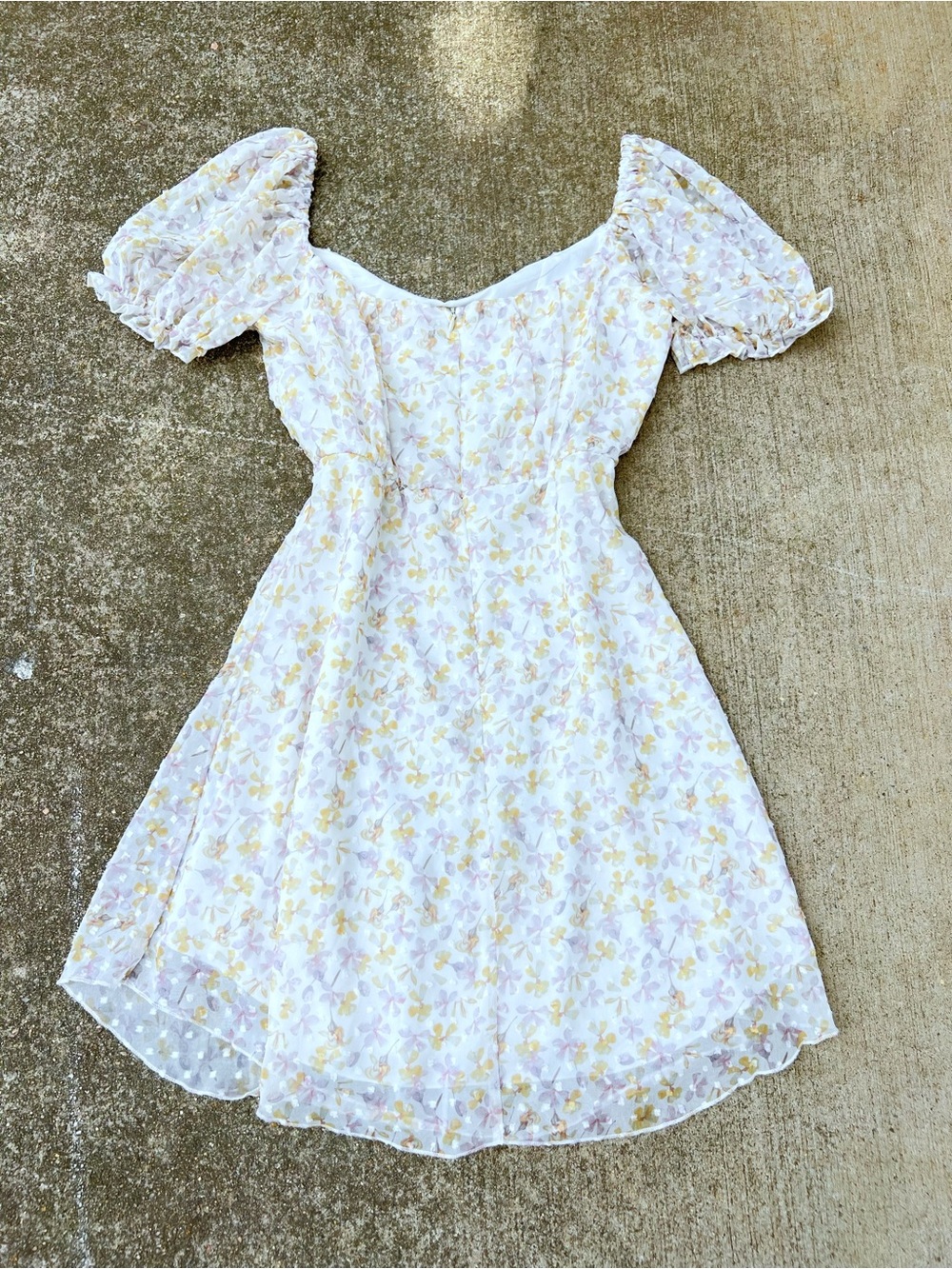 NWT Simplee Floral Puff Sleeve Mini Sweetheart Dress White Yellow Purple Small - Picture 3 of 5